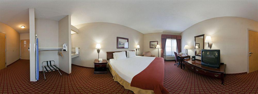 Holiday Inn Express Metropolis By Ihg Εξωτερικό φωτογραφία