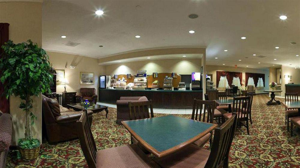 Holiday Inn Express Metropolis By Ihg Εξωτερικό φωτογραφία
