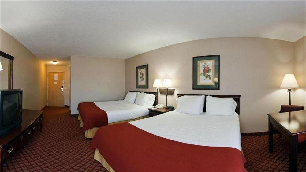 Holiday Inn Express Metropolis By Ihg Εξωτερικό φωτογραφία