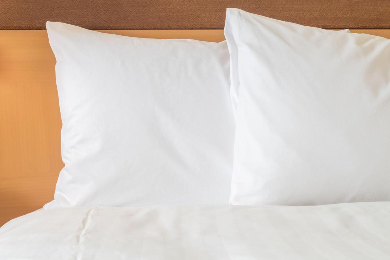 Holiday Inn Express Metropolis By Ihg Εξωτερικό φωτογραφία