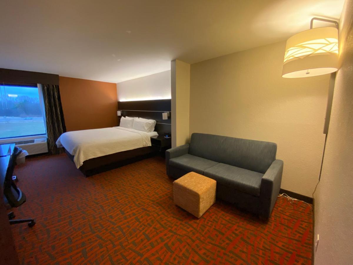Holiday Inn Express Metropolis By Ihg Εξωτερικό φωτογραφία