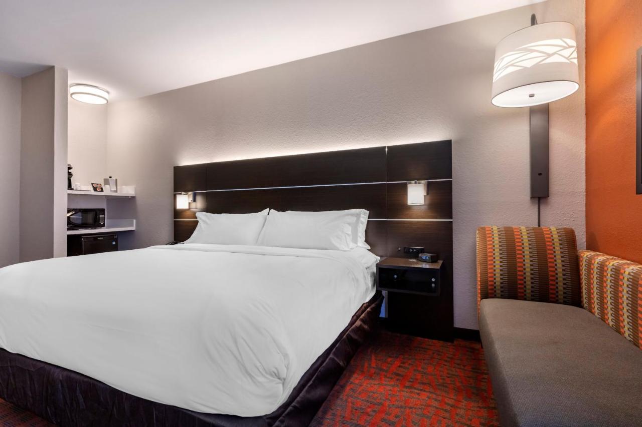 Holiday Inn Express Metropolis By Ihg Εξωτερικό φωτογραφία